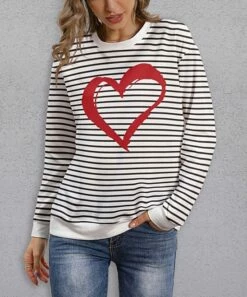 Best reviews of 🎉 PixieLady Black & White Stripe Heart Crewneck Sweatshirt - 👩 Women & Plus 🛒