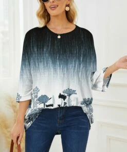 Brand new 🔥 PixieLady Navy & White Floral Dolman Three-Quarter Sleeve Tunic - Plus ⌛
